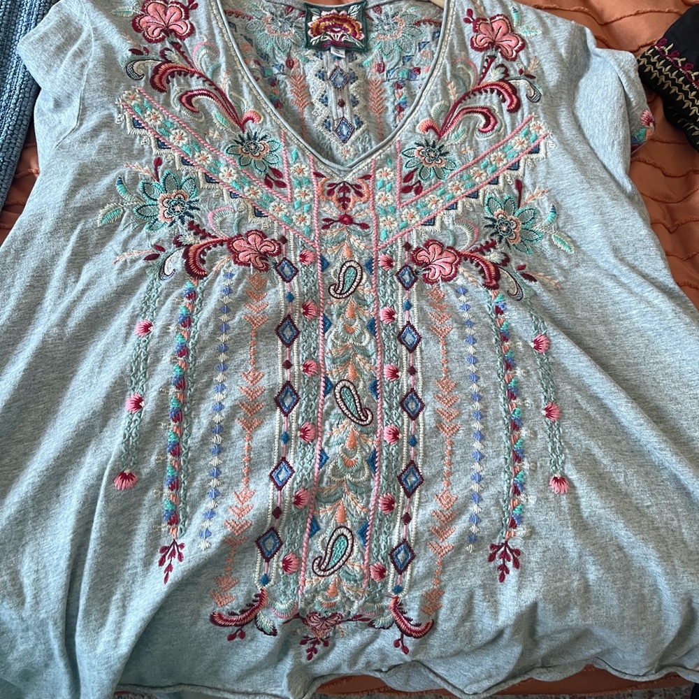 Johnny Was Light Gray Embroidered V-Neck Tunic with Pink & Teal Accents